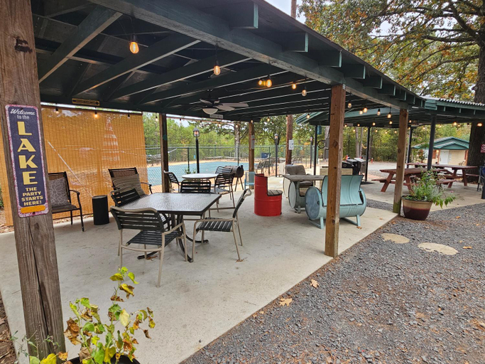 Food & Drinks 4, Southern Comfort Inn & Resort, Cleburne