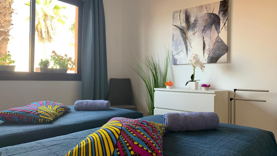 Bedroom 2, Bedroom with shared bathroom and swimming pool, Las Palmas