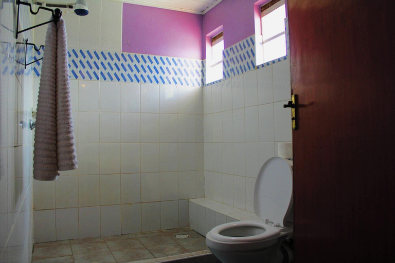 Bathroom 4, Global Hotels & Suites Kitengela, Kajiado East