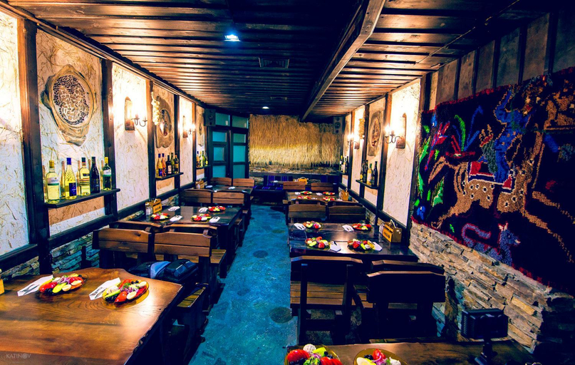 Food & Drinks