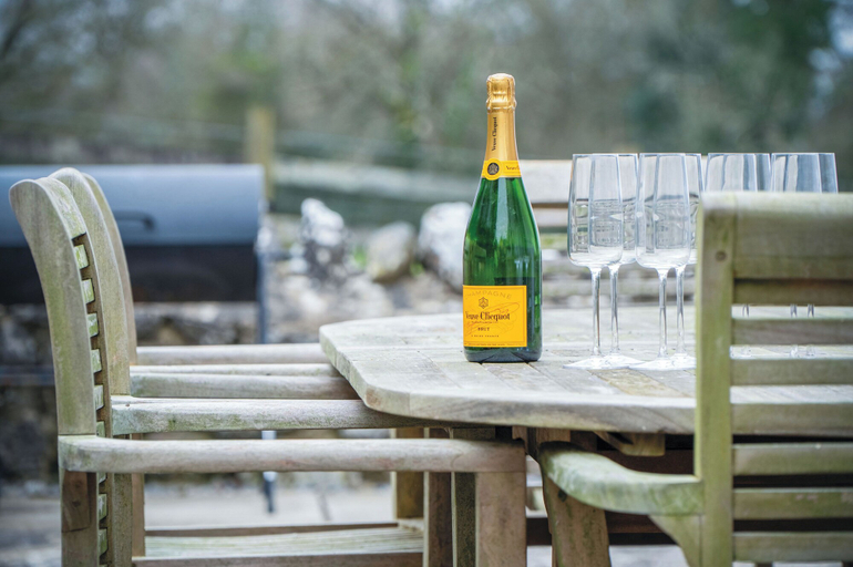 Food & Drinks 4, Hill House - 4 Bedroom - Llanrhidian, Swansea