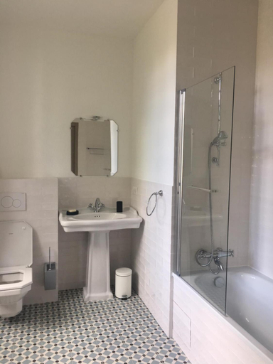 Bathroom, Maison du Moulin, Nièvre