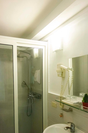 Bathroom 3, Franchise One Hotel 7430, Makati City