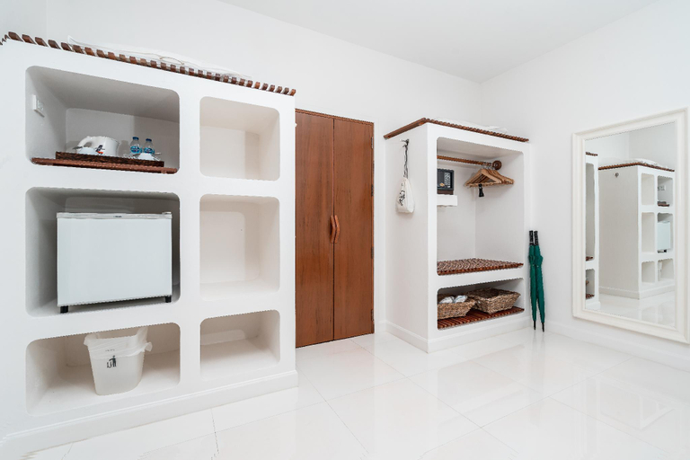 Bathroom 14
