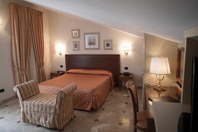Others 5, Hotel La Colonnina, La Spezia