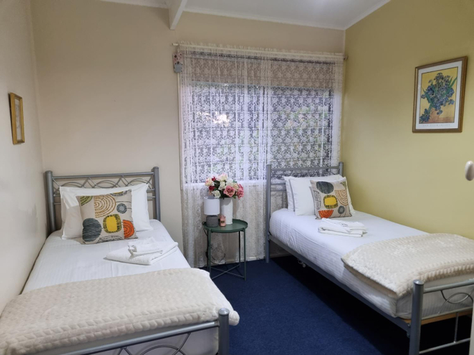Bedroom 2, Beech Forest Cottage (Cozy Otways Accommodation), Colac-Otway - South