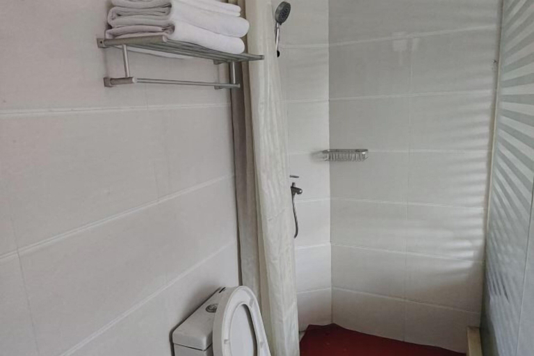 Bathroom 4, Youjia Inn, Huangshan