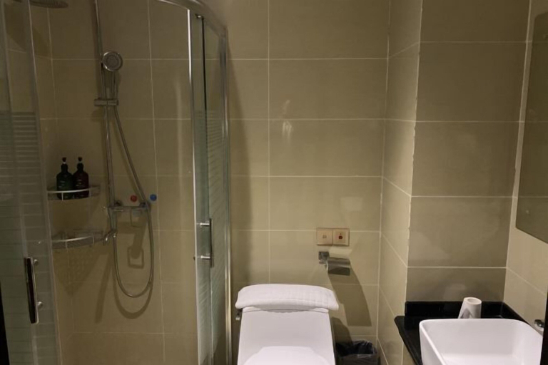 Bathroom 4, Tongcheng Wanquan International Hotel, Xianning