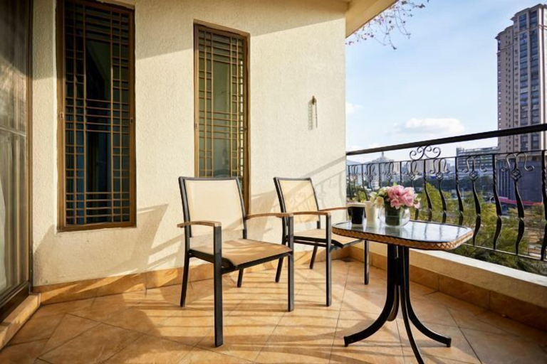 Exterior & Views 19