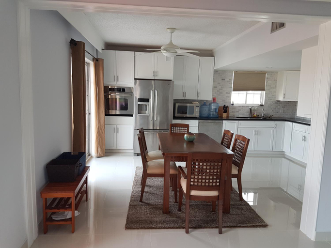 Kitchen 2, Swan Boutique Apartment