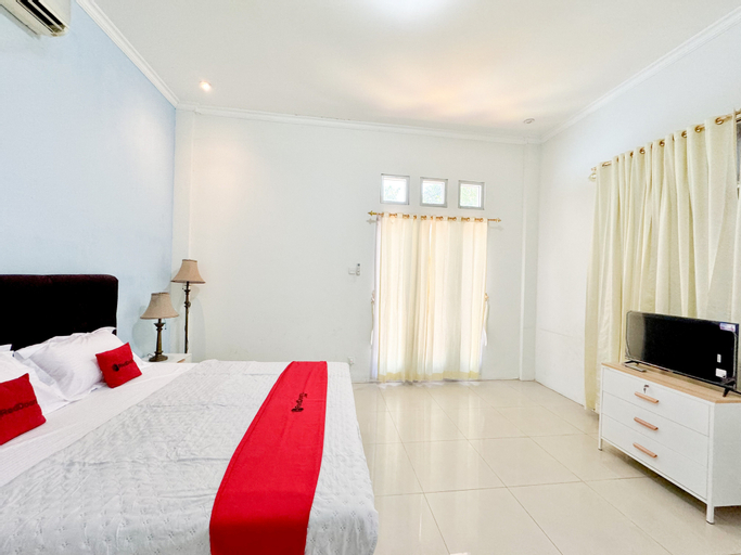 Bedroom 13
