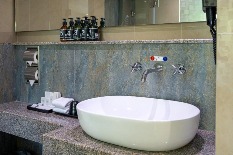 Bathroom 12