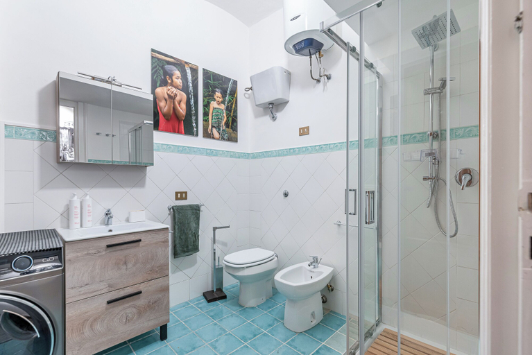 Bathroom, Lea's Art Apartment by Wonderful Italy, Palermo