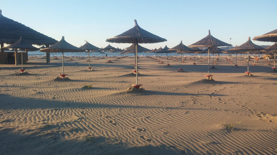 Others 4, Vila MeriS, Durrësit