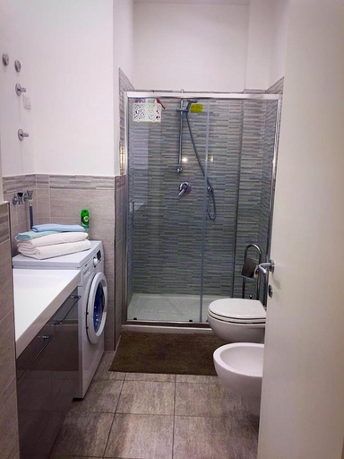 Bathroom 3, Vesuvio House appartamento indipendente e centrale, Napoli
