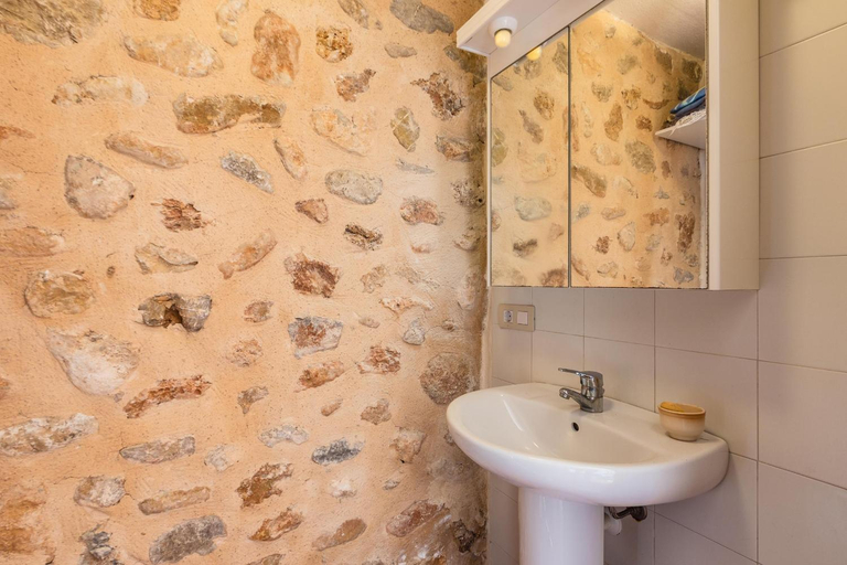 Bathroom 2, Capo, Baleares
