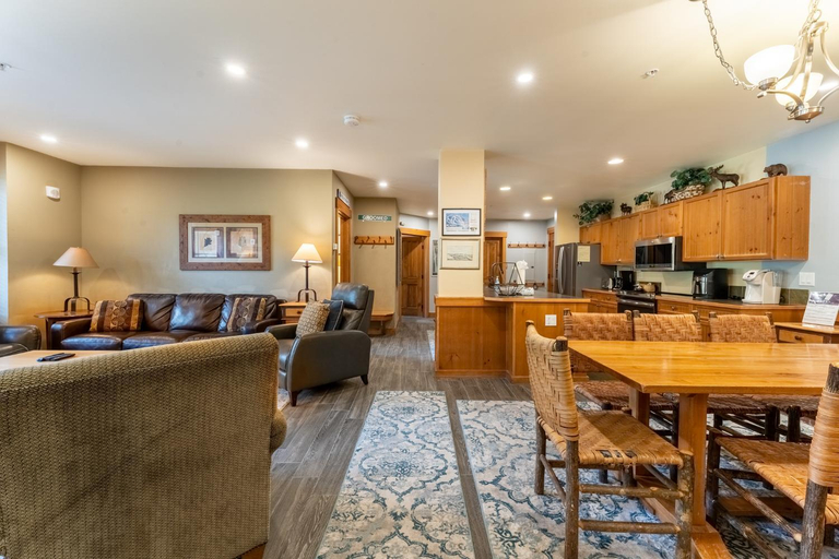 Food & Drinks 5, Springs by Summit County Mountain Retreats, Summit