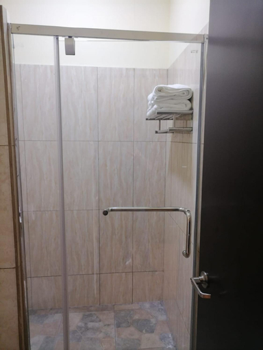 Bathroom 4, Villa Garita Inn, Alajuela