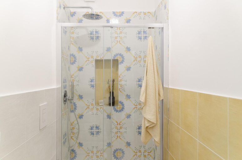 Shower 3, Palazzo Cilento - Appartamenti a due passi dal mare, Salerno