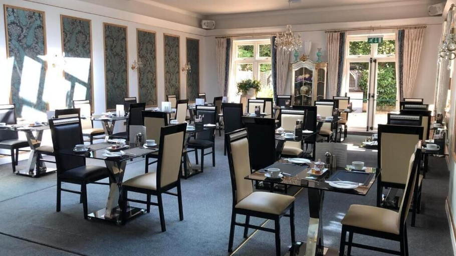 Food & Drinks 5, Langtry Manor Hotel, Bournemouth