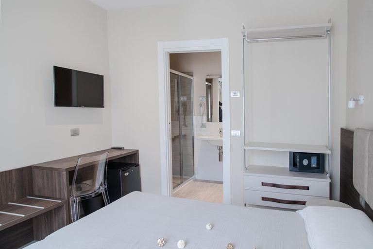 Others 5, Residenza Angelica, Verona