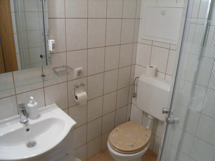 Others 5, Gostilna Ulcar, Ig