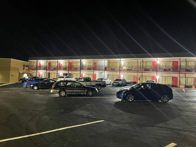 Others 5, Bravo Inn, Washington