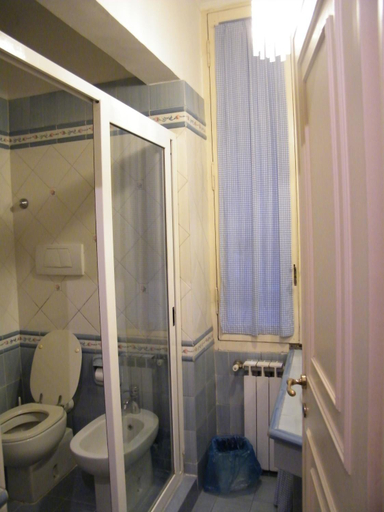 Bathroom 3, Vacanze Romane, Rome