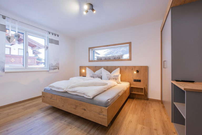 Bedroom 2, Aparthaus Alpenzauber, Innsbruck Land