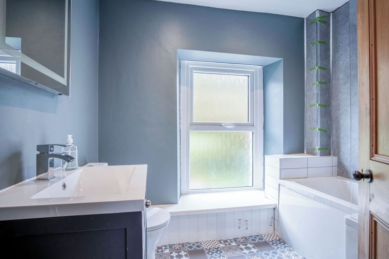 Bathroom 3, Hill House - 4 Bedroom - Llanrhidian, Swansea