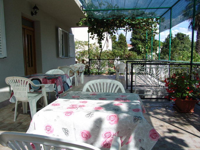 Others 5, Sobe Bozica, Krk