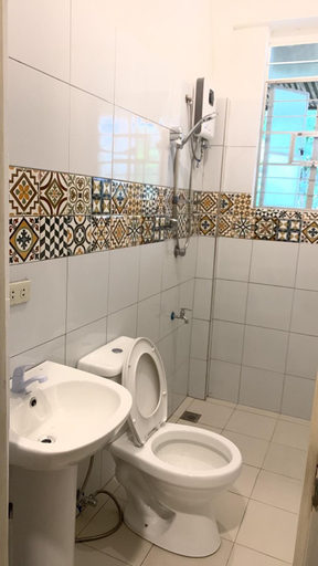 Bathroom 5, Rio Vista Bed and Breakfast, Dagupan City