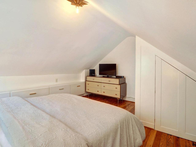 Bedroom 2, Tiny House, Chatham