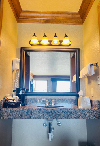 Bathroom 4, Cattle Country Lodge, Lincoln