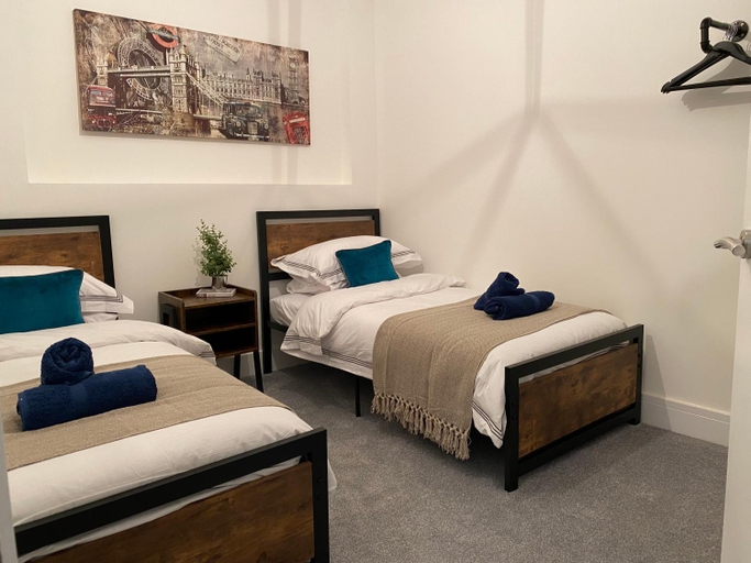 Others 3, Stylish 3beds Nystyle Apt - Parking, Self Check-in, Swansea