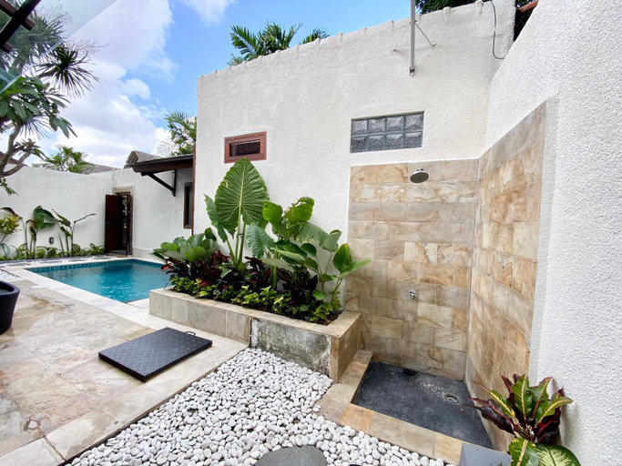Swimming Pool 17