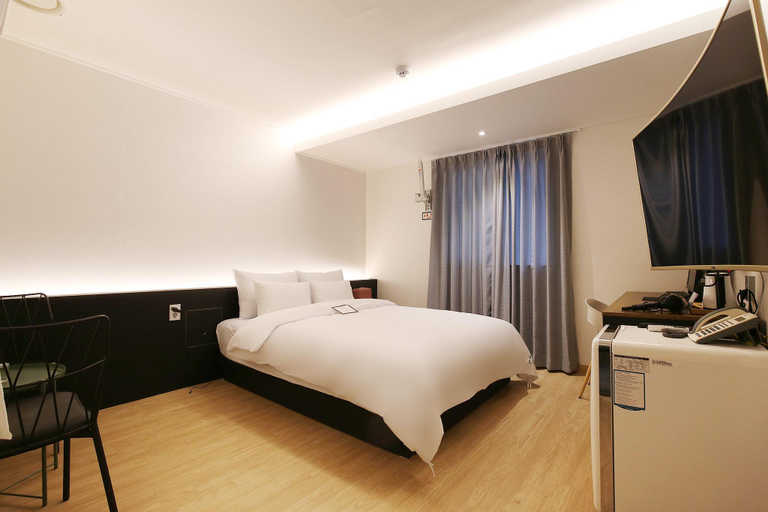 Bedroom 2, Urban Stay Hotel, Cheonan