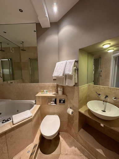 Bathroom 21