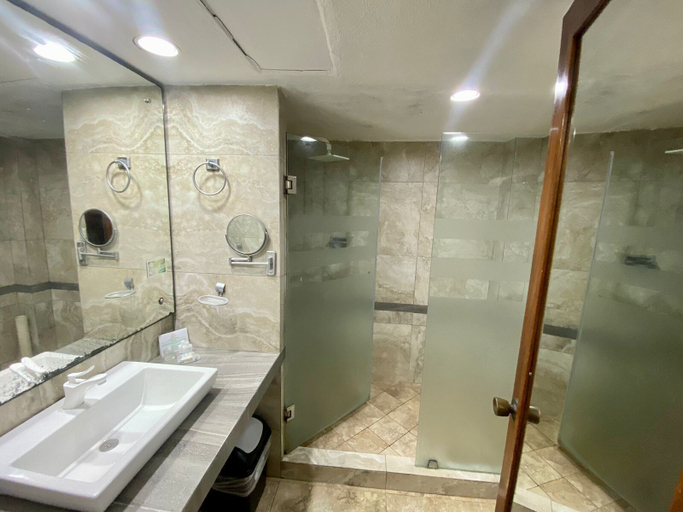 Bathroom, Los Angeles Locos - All Inclusive, La Huerta