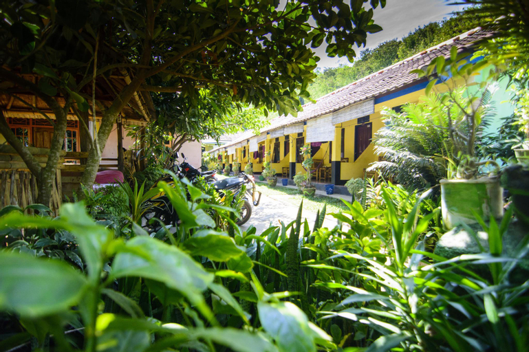 Exterior 5
