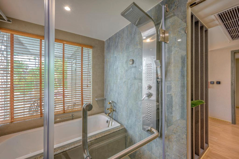 Bathroom 4