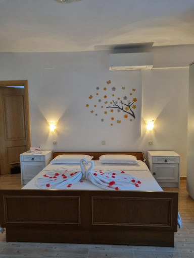 Others 5, Apartmani Eli, Cres