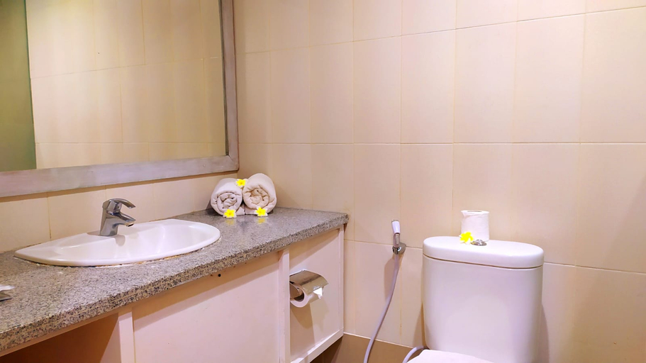 Bathroom 13