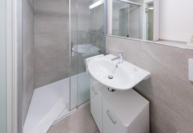 Bathroom 2, Chalet Belmont, Interlaken