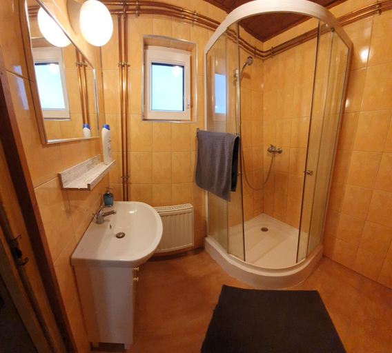 Bathroom 4, Gesztenyes Apartmanhaz Tiszaalpar, Kiskunfélegyház