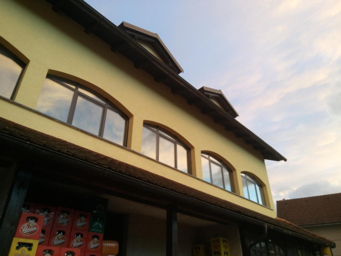 Others 4, Gostilna Ulcar, Ig