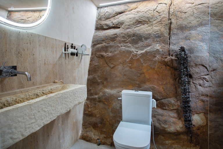 Bathroom 3, Love Garden, Cádiz