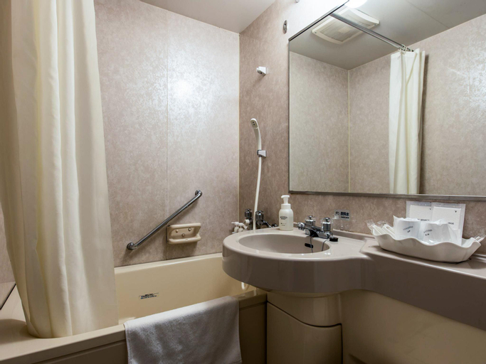 Bathroom 10