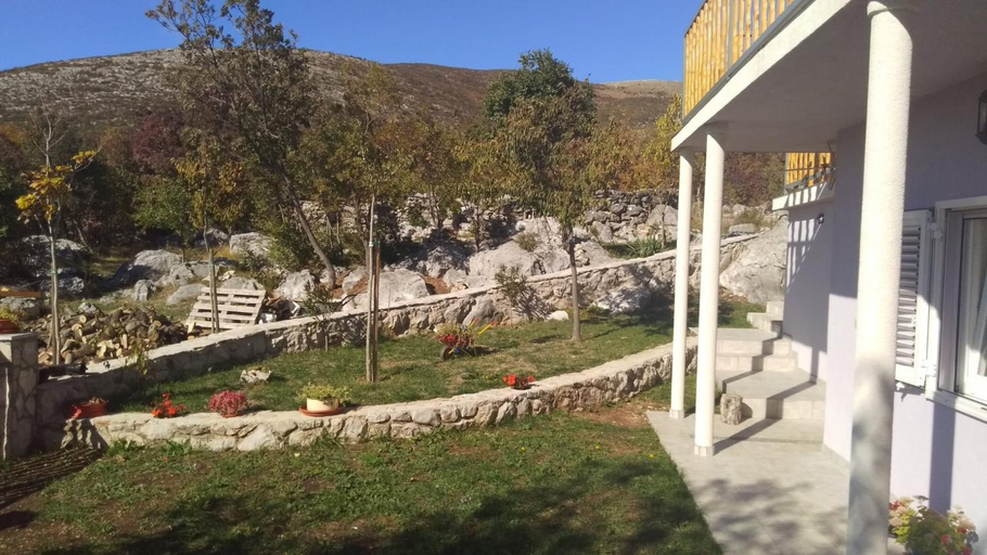 Others 4, Rooms with a parking space Kijevo, Zagora - 22243, Civljane