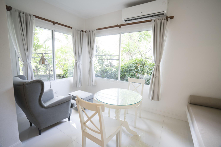 Dining Room 8